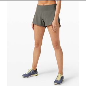 Lululemon speed up mid-rise line 4” short